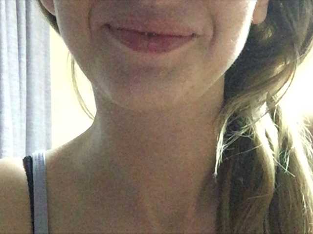 Capturi de ecran de difuzare ElegantBlonda