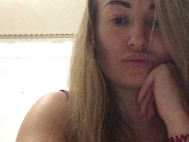 Capturi de ecran de difuzare ElegantBlonda