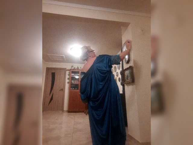 Capturi de ecran de difuzare ElegantBlonda