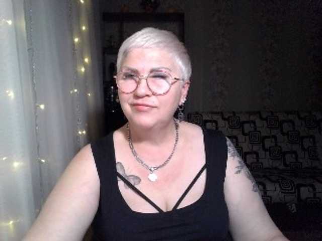 Capturi de ecran de difuzare Elenamilfa