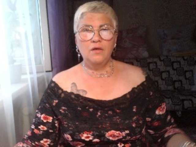 Capturi de ecran de difuzare Elenamilfa