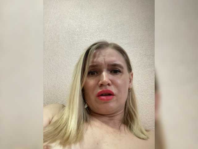 Capturi de ecran de difuzare Milka_Milf