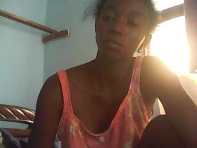 Capturi de ecran de difuzare ElianeXhot