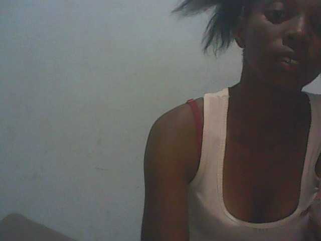 Capturi de ecran de difuzare ElianeXhot