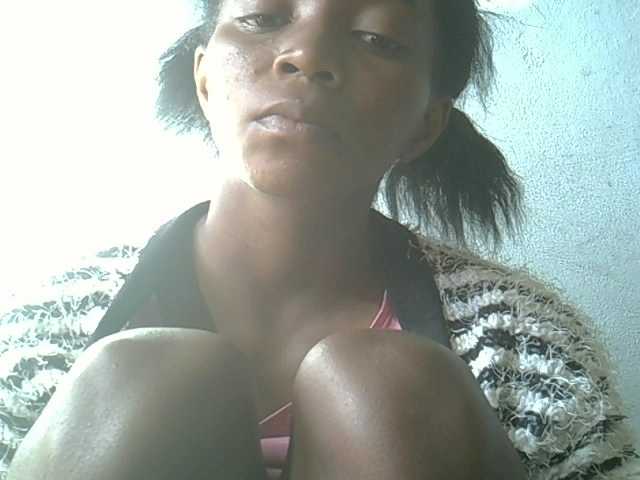 Capturi de ecran de difuzare ElianeXhot