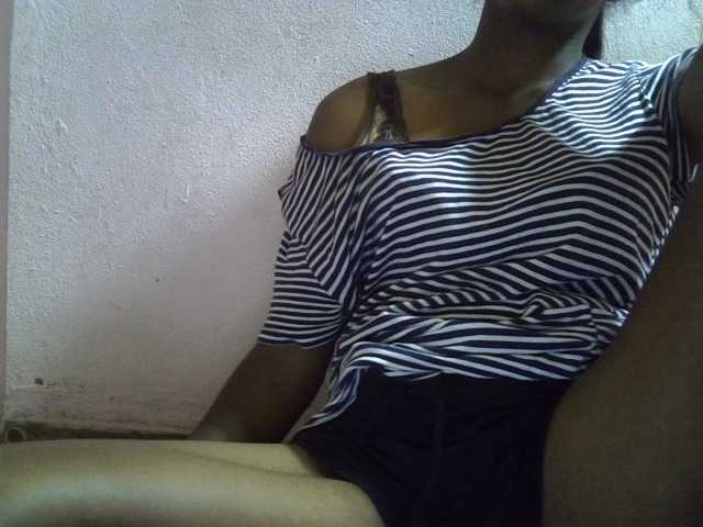 Capturi de ecran de difuzare ElianeXhot