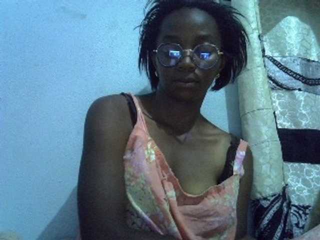 Capturi de ecran de difuzare ElianeXhot