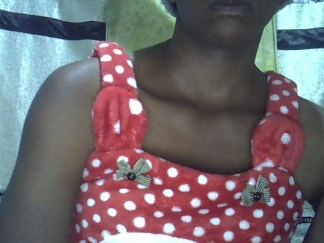 Capturi de ecran de difuzare ElianeXhot