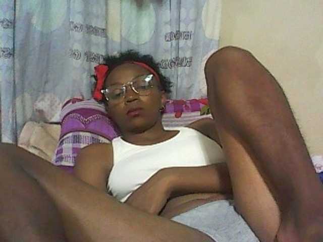 Capturi de ecran de difuzare ElianeXhot