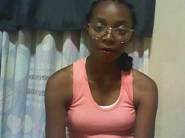 Capturi de ecran de difuzare ElianeXhot