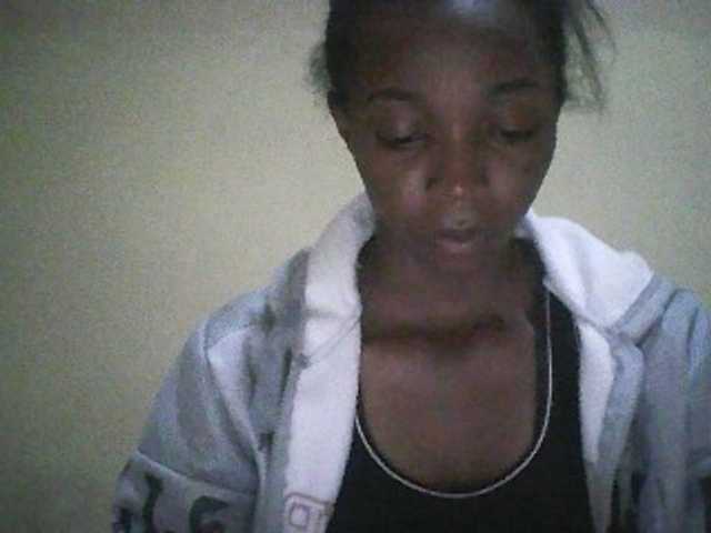 Capturi de ecran de difuzare ElianeXhot