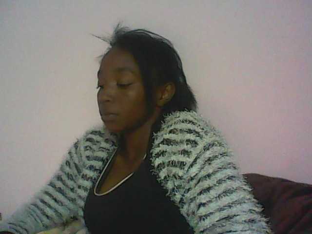 Capturi de ecran de difuzare ElianeXhot