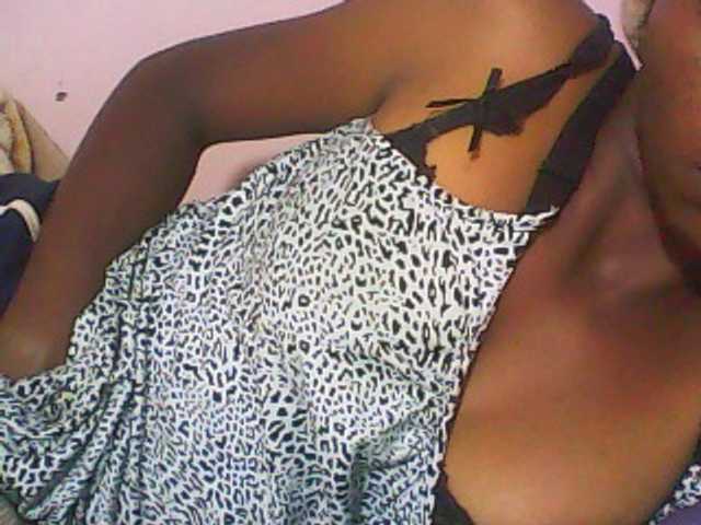 Capturi de ecran de difuzare ElianeXhot