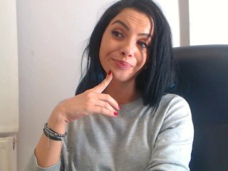 Fotografii ElisabethDiaz Hello guys welcome in my room , the lush is in a special place ;) . if u like me tip 10 tk , if u kiss me tip 20 , if u want to see me neked tip 250 tk :*:*