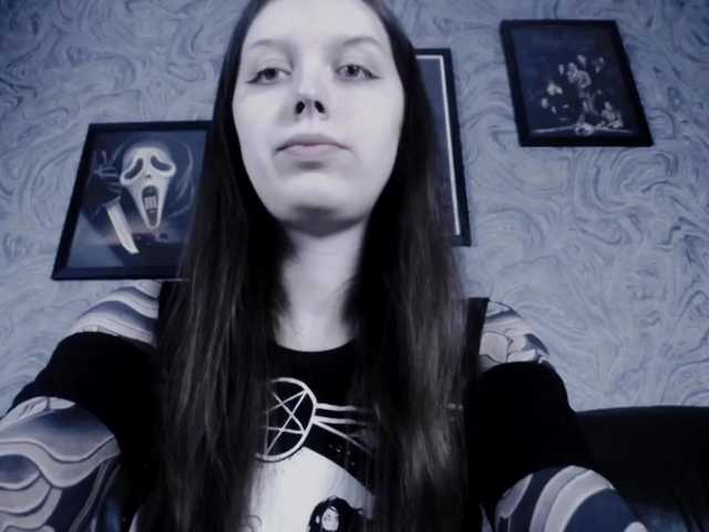 Capturi de ecran de difuzare EllaDark