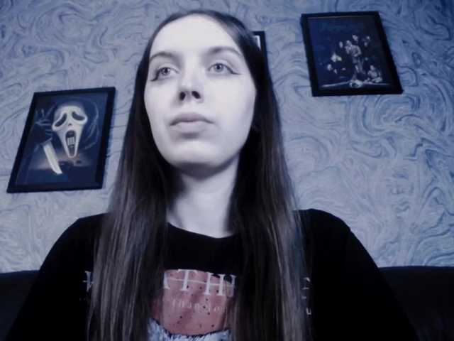 Capturi de ecran de difuzare EllaDark