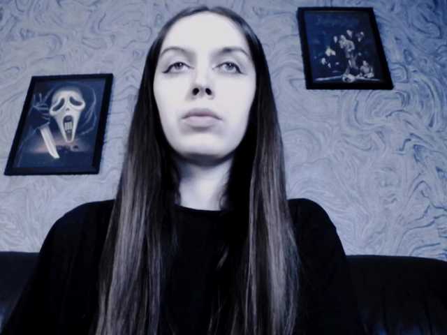 Capturi de ecran de difuzare EllaDark