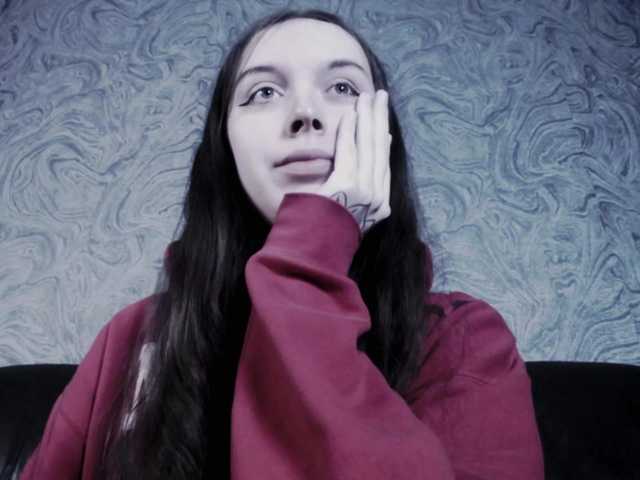Capturi de ecran de difuzare EllaDark
