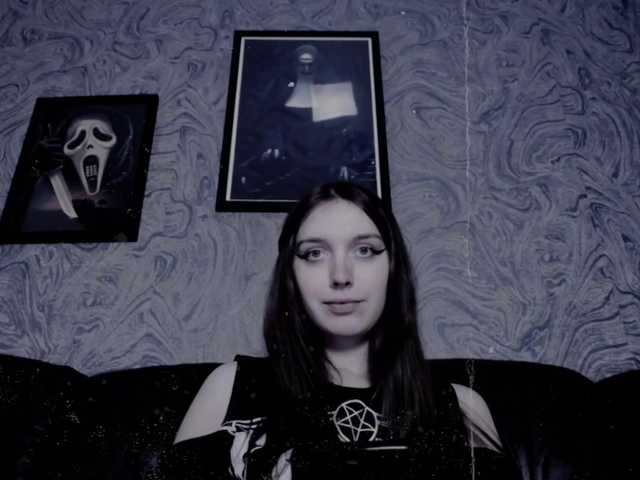 Capturi de ecran de difuzare EllaDark
