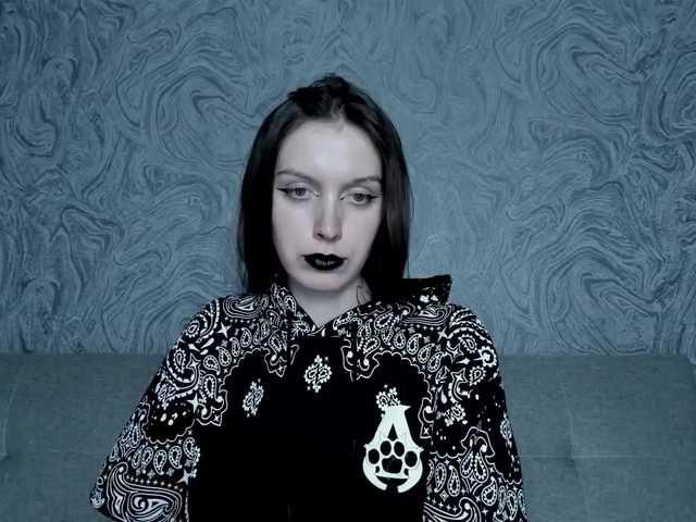 Capturi de ecran de difuzare EllaDark