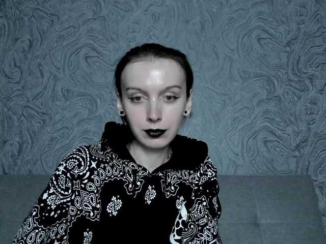 Capturi de ecran de difuzare EllaDark