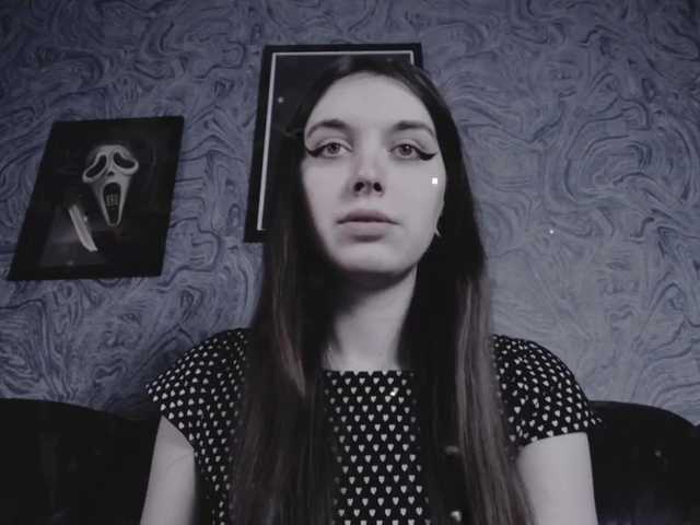 Capturi de ecran de difuzare EllaDark