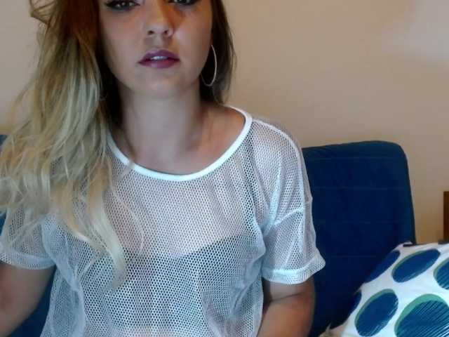 Capturi de ecran de difuzare EllaDesiree