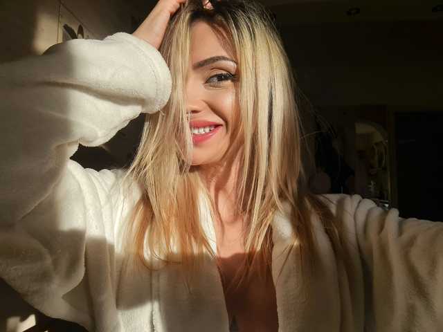 Fotografie a profilului EllyAniston