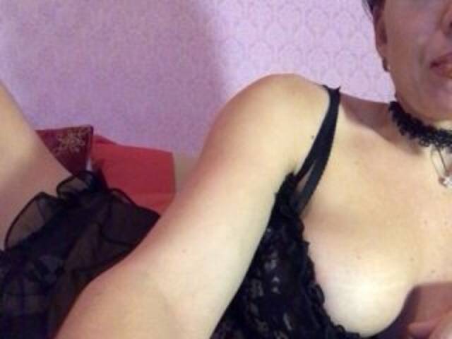 Capturi de ecran de difuzare ElyaElya