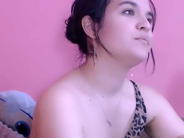 Capturi de ecran de difuzare EmeraldElla