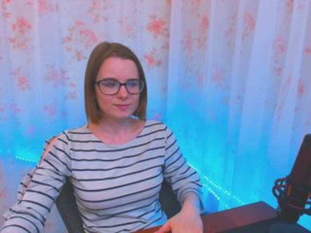 Capturi de ecran de difuzare EmilyKissy