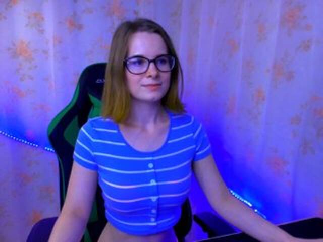 Capturi de ecran de difuzare EmilyKissy