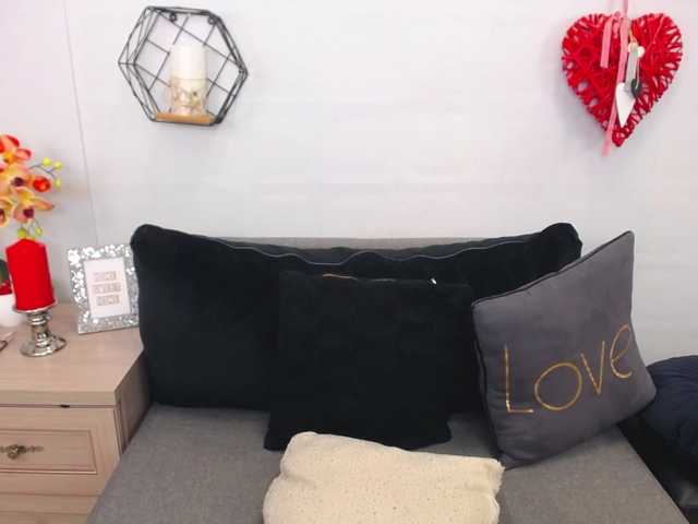 Capturi de ecran de difuzare EmilyQueen