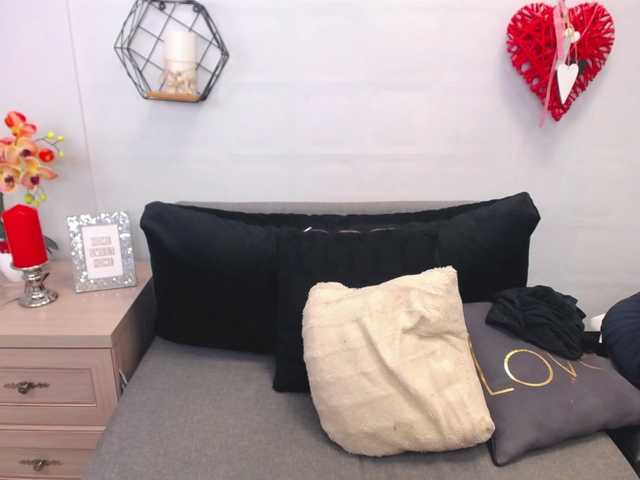 Capturi de ecran de difuzare EmilyQueen