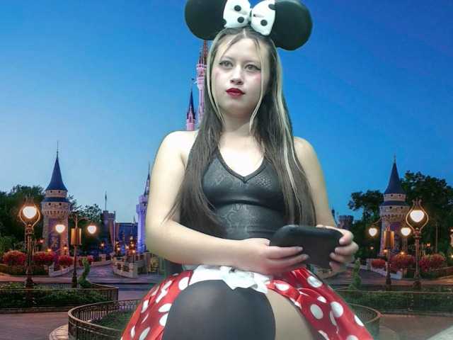 Capturi de ecran de difuzare Emilywatsonn