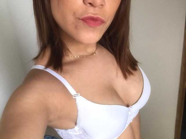 Fotografie a profilului Emma-hot