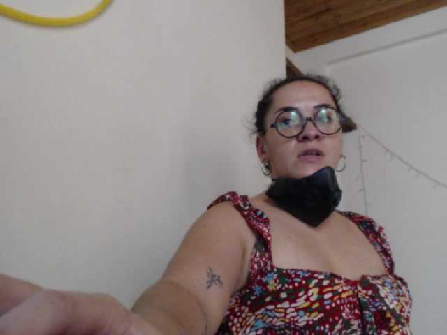 Capturi de ecran de difuzare EmmaCharlotte