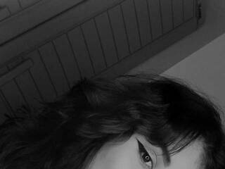 Chat video erotic Emyli-rousse-