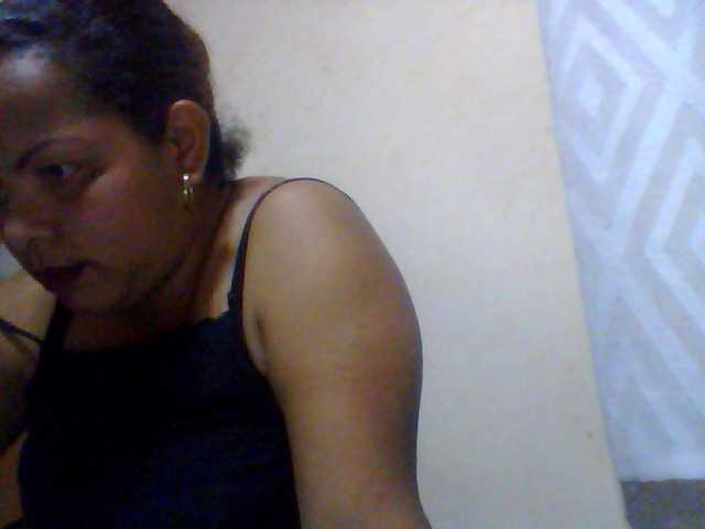 Capturi de ecran de difuzare Ernestinne