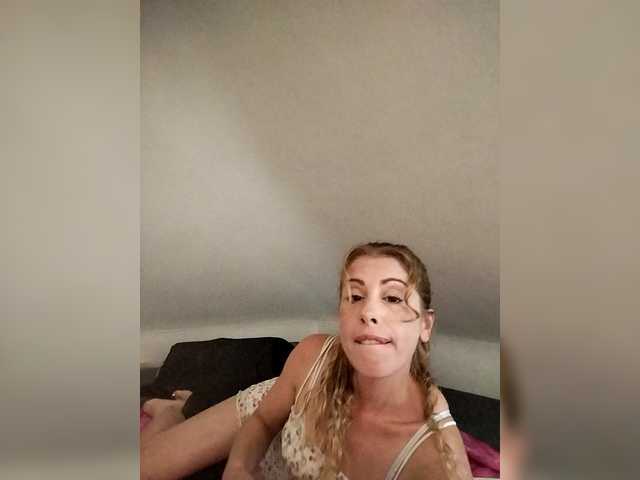 Capturi de ecran de difuzare Eva2U