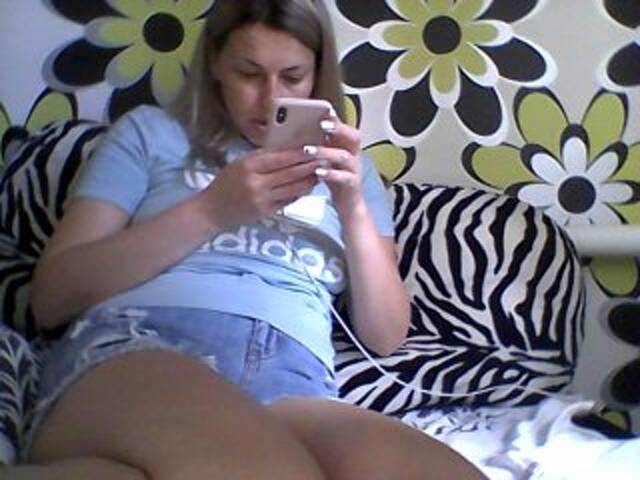 Capturi de ecran de difuzare AngelLadyEva