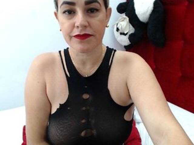 Capturi de ecran de difuzare EvaMartinelli