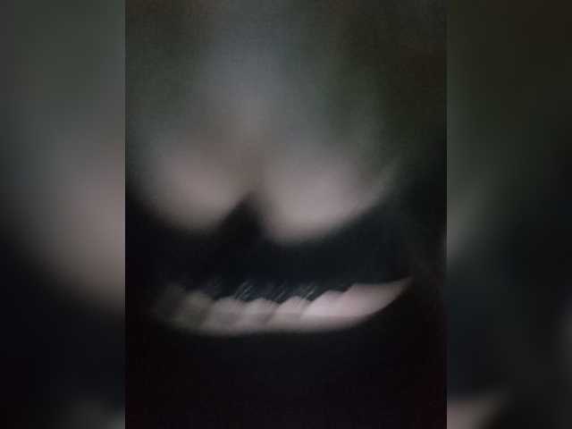 Capturi de ecran de difuzare EveHugs