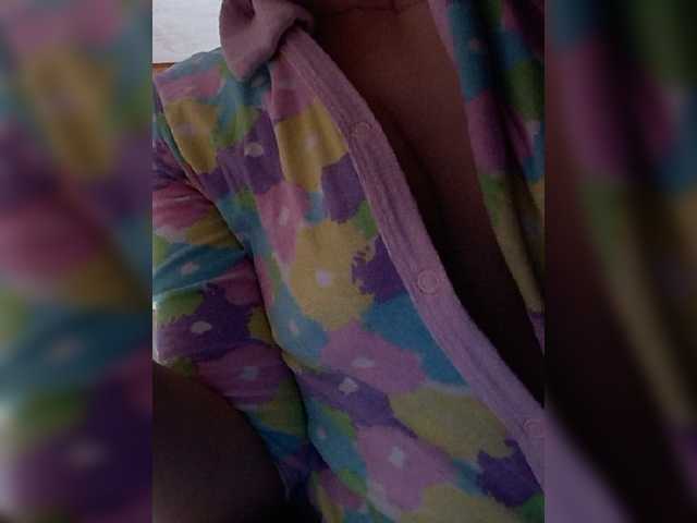 Capturi de ecran de difuzare EveHugs