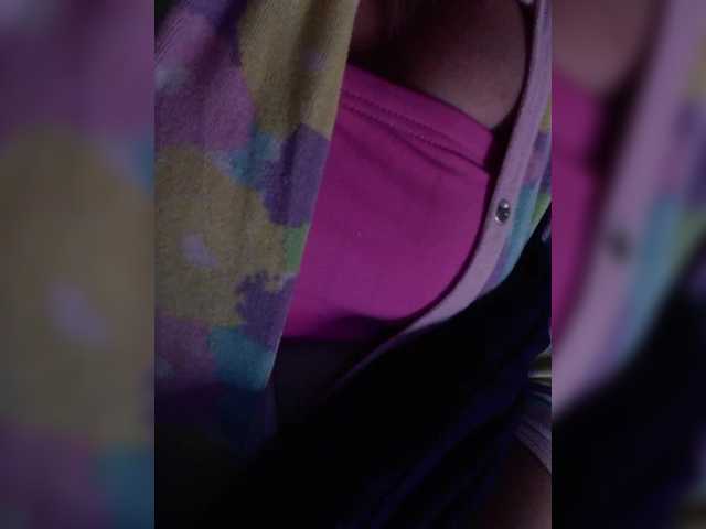 Capturi de ecran de difuzare EveHugs