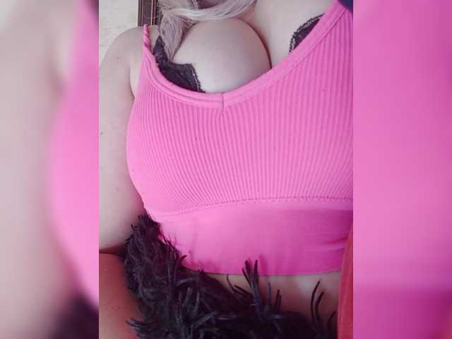 Capturi de ecran de difuzare EveHugs