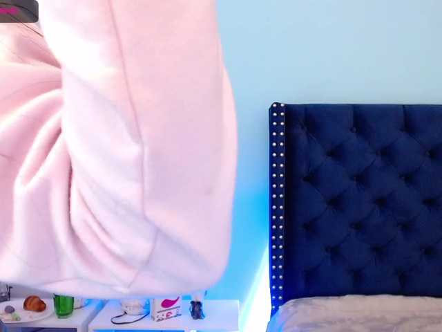 Fotografii EvelynTomson 'CrazyGoal': let's play and enjoy my delicious juices ♥ at ride dildo + squirt #squirt #pussy #daddy #18 #teen @ 299