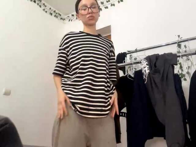 Capturi de ecran de difuzare EvonneHeally