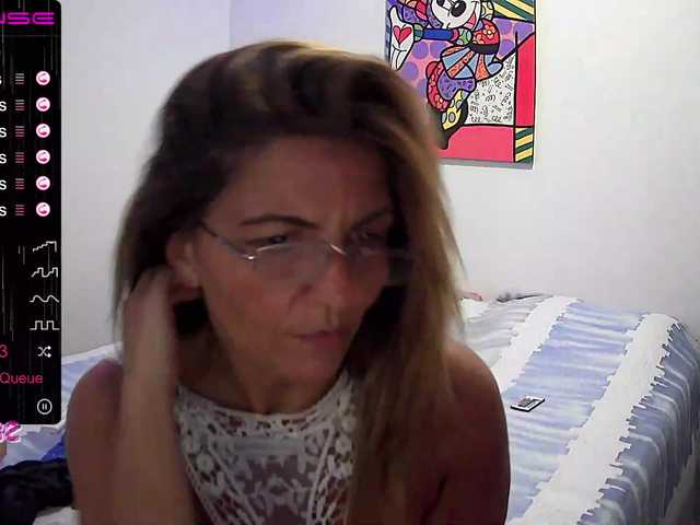 Fotografii Carolain39 hello guys today I need tips to be able to pay the rent of my house help me with tips thanks