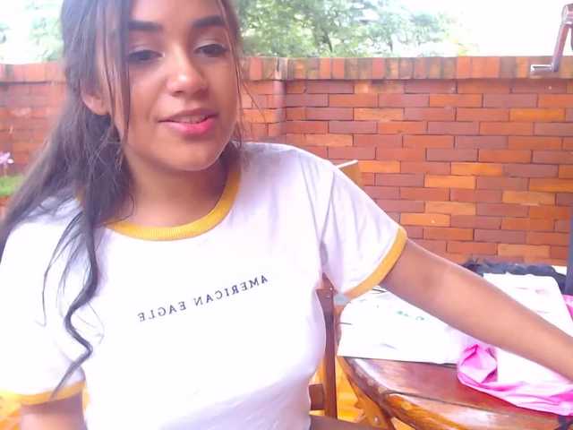 Capturi de ecran de difuzare Mishellehecht